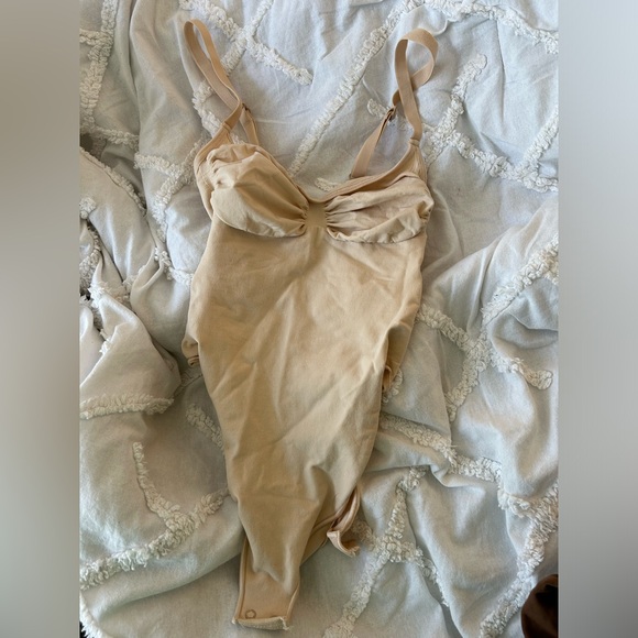 skims shapewear bundle - Picture 2 of 7